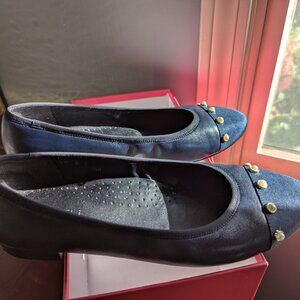 Vaneli Umber flats pearl trim grosgrain captoe worn once great condition 8 1/2 W